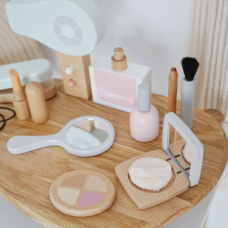 ชุดของเล่นแต่งหน้าจำลองไม้สำหร - Beauty Makeup Gift Sets บทวิจารณ์และราคา